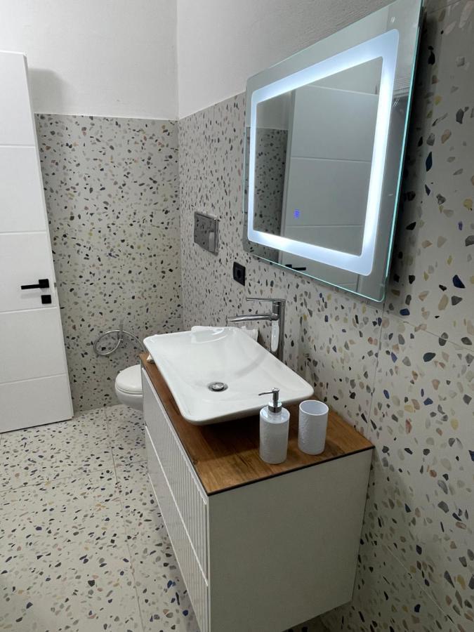 Gold House Durres Apartment Exterior photo
